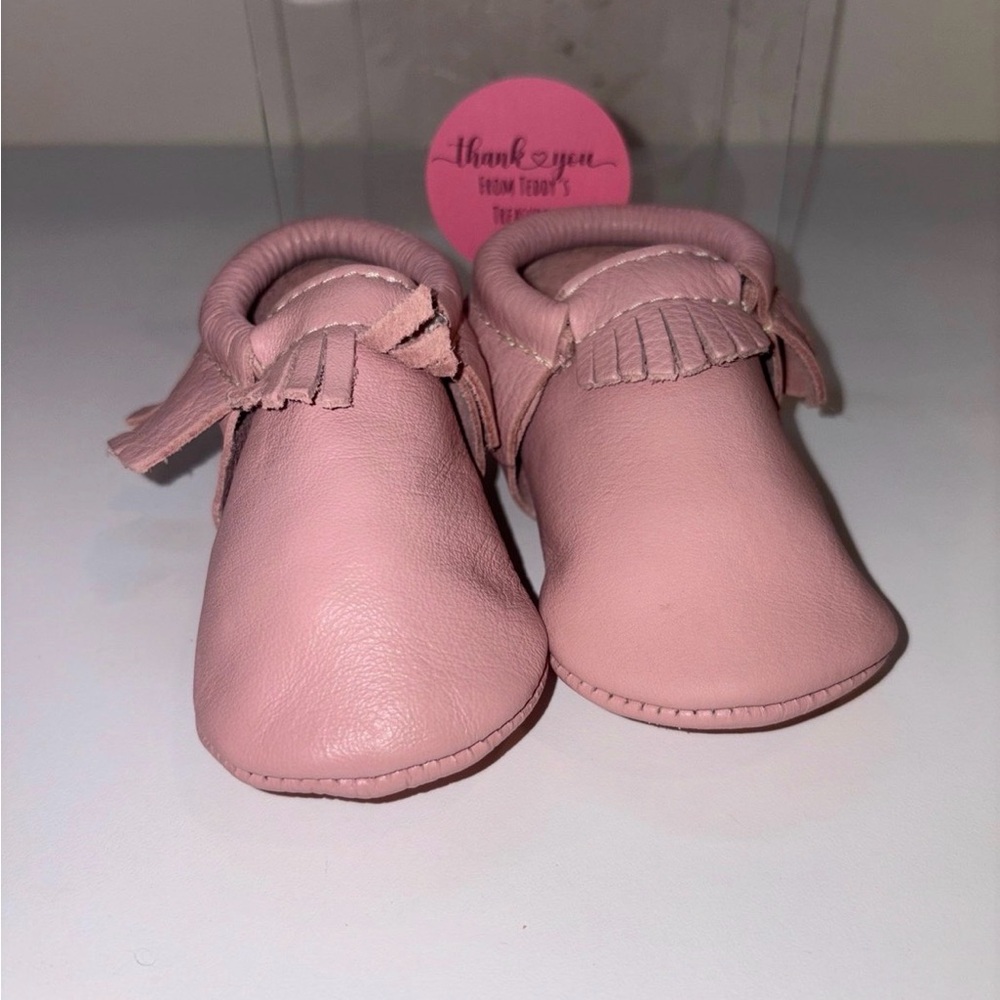 Freshly Picked Moccasin Soft Sole Leather Fringe Shoes Size 5 Blush Pink